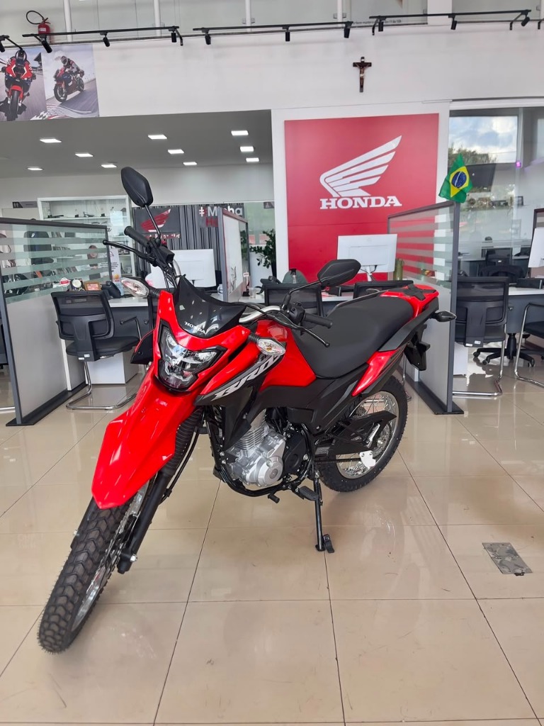 Honda NXR 160 Bros Vermelha Showroom 2