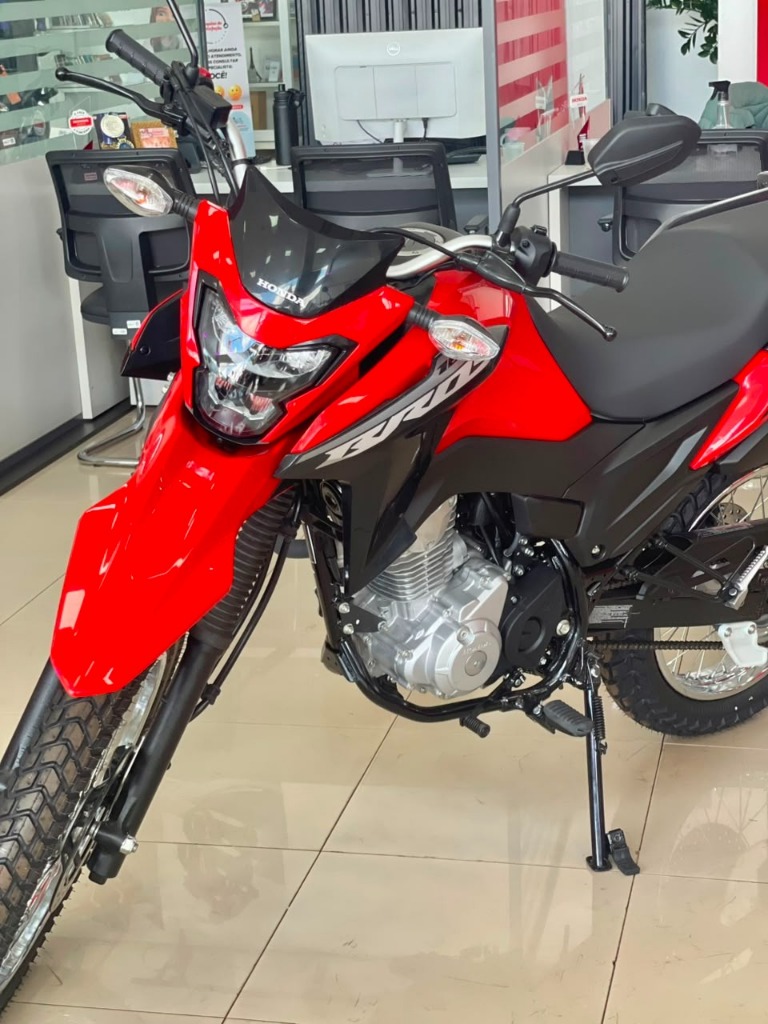 Honda NXR 160 Bros Vermelha Showroom 5